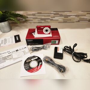 Casio Digital Camera Exilim EX-Z60 6.0MP Red Boxed Bundle w/ Charge Unit *Tested